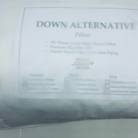NWOT QUINCE Premium Down Alternative Pillow Medium/Firm Standard 4040 - Picture 7 of 12